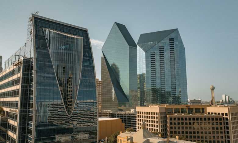 a group of buildings that are next to each other