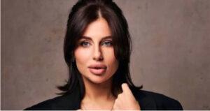 Блогерка с новыми губами